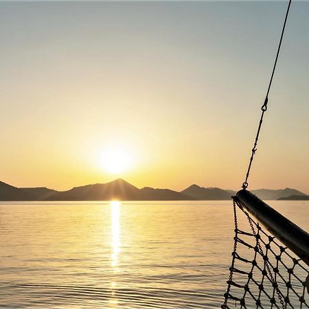 Rhythm Floating Hostel - Zadar Exteriör bild