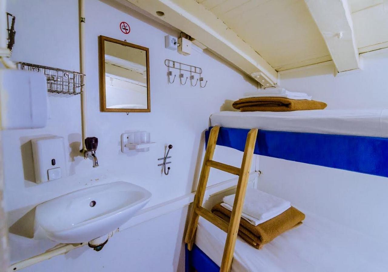 Rhythm Floating Hostel - Zadar Exteriör bild