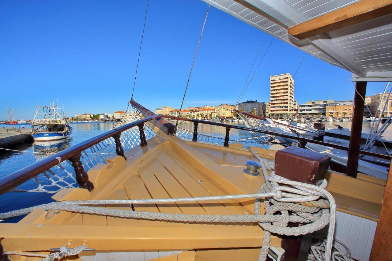 Rhythm Floating Hostel - Zadar Exteriör bild