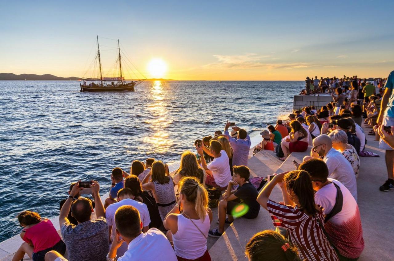 Rhythm Floating Hostel - Zadar Exteriör bild