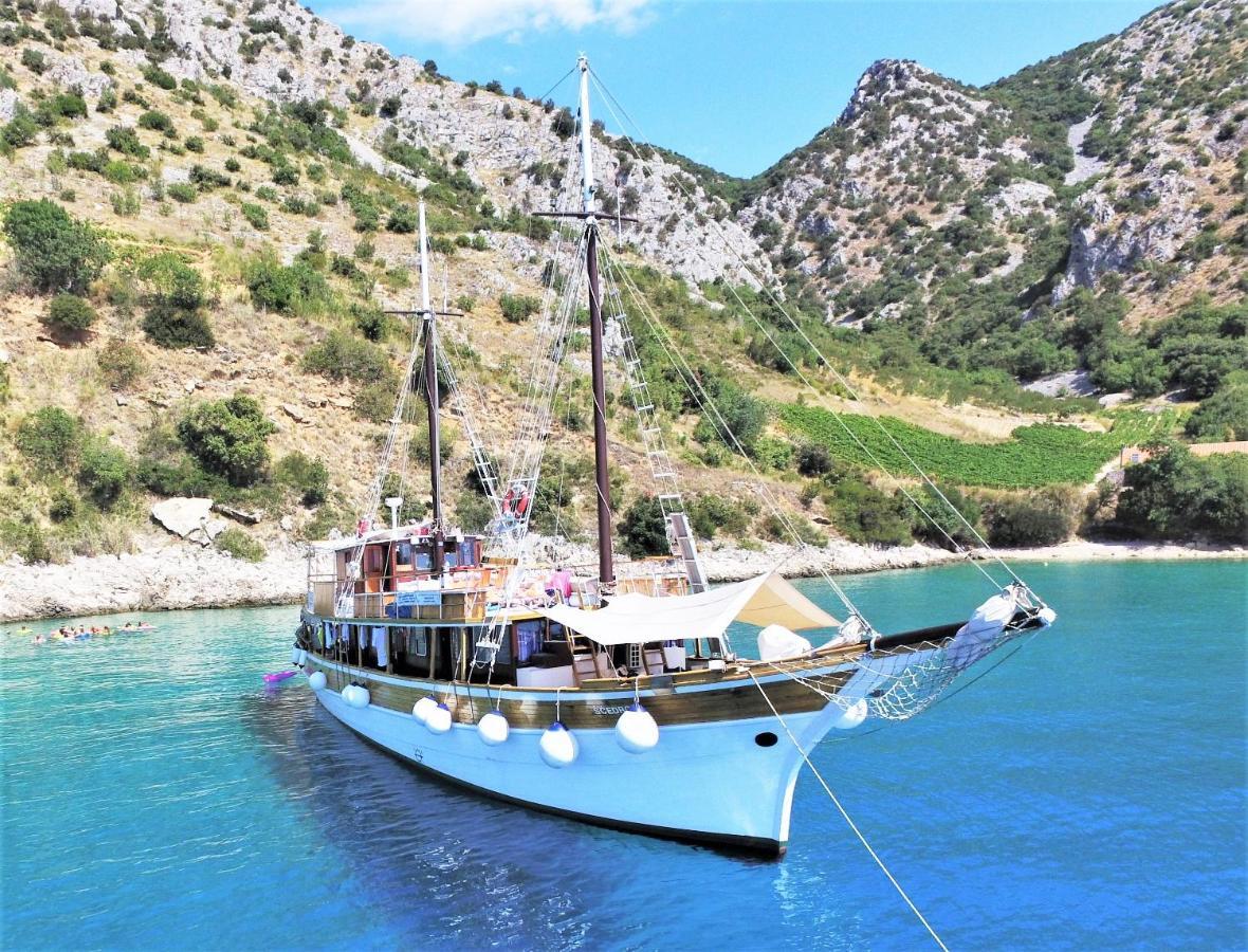Rhythm Floating Hostel - Zadar Exteriör bild