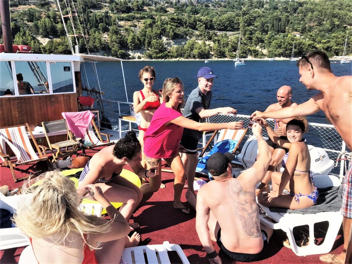 Rhythm Floating Hostel - Zadar Exteriör bild